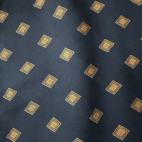 H&M Dress with Lower Back Hem. Size 6. - Picture 8 of 9